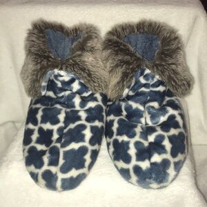 Ardour blue and white slippers. Size 8.